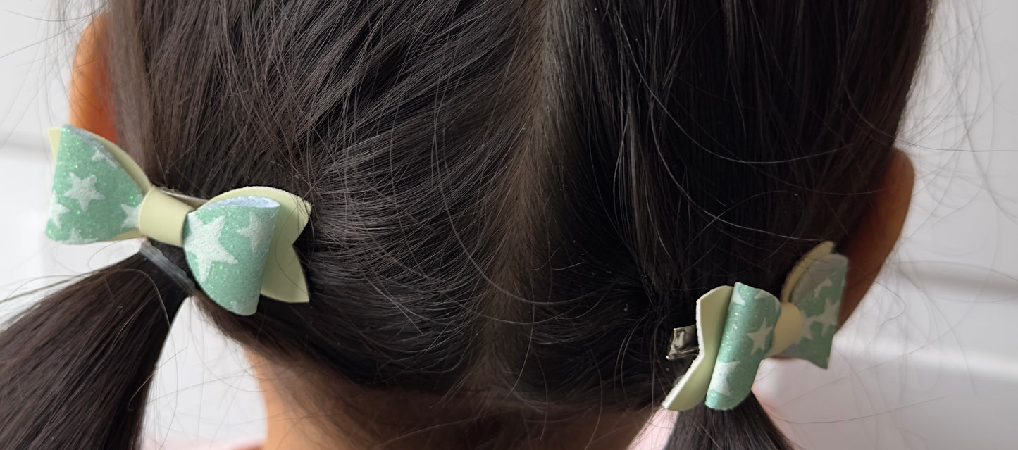 Green star glow in the dark 2pcs mini bows