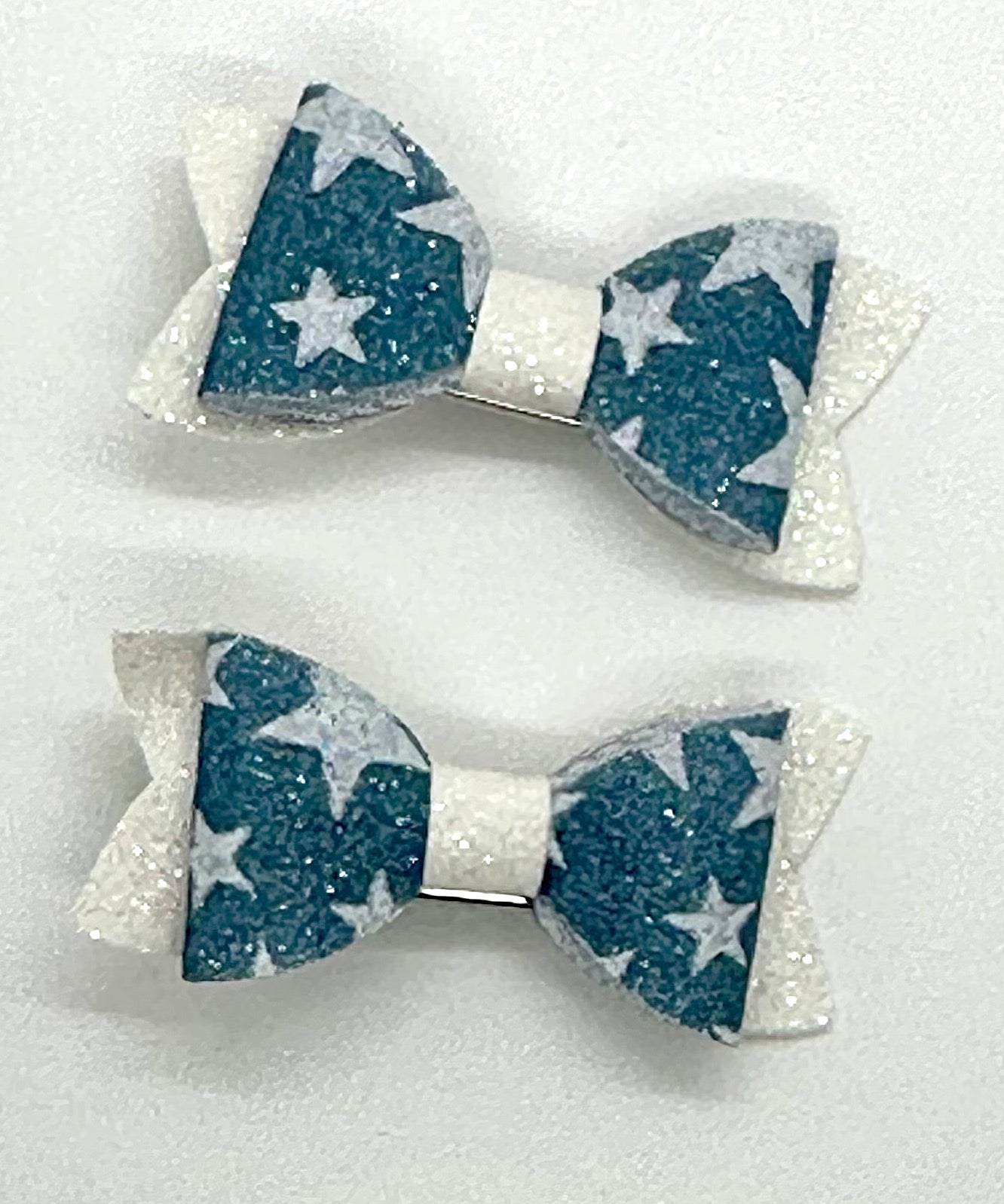 Blue star glow in the dark 2pcs mini bows