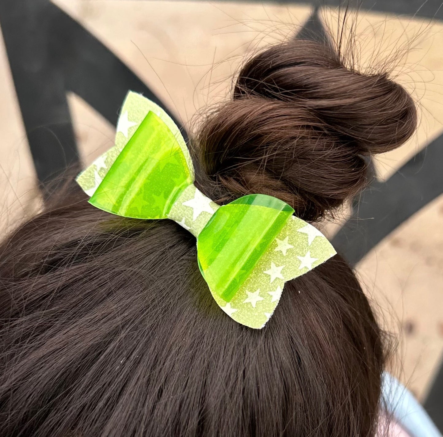 Green star glow in the dark bow