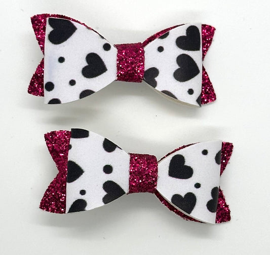Black hearts on white and pink glitter 2pcs mini bows