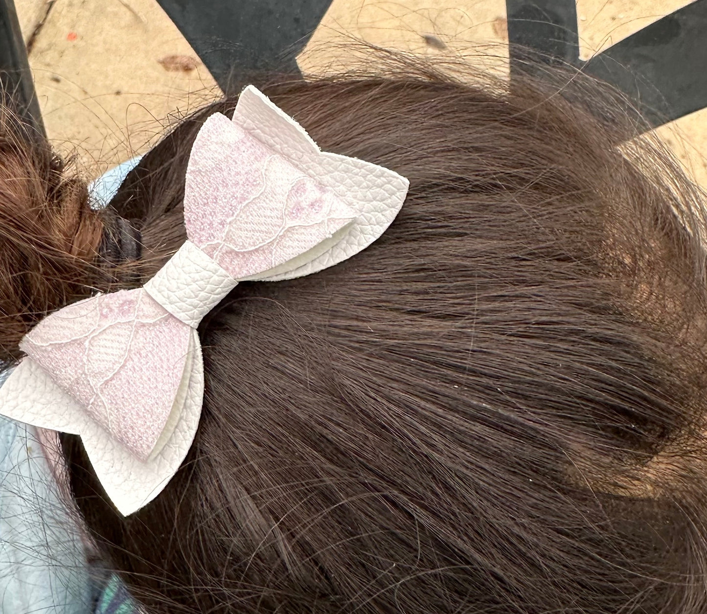 Light purple lace on white hair bow