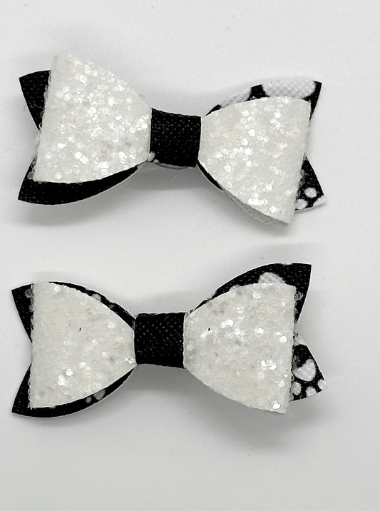 White glitter on puppy paw print back 2 pcs mini bows